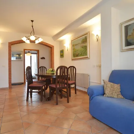 Two Bedroom With Balcony And Sea View Apartman Rovinj