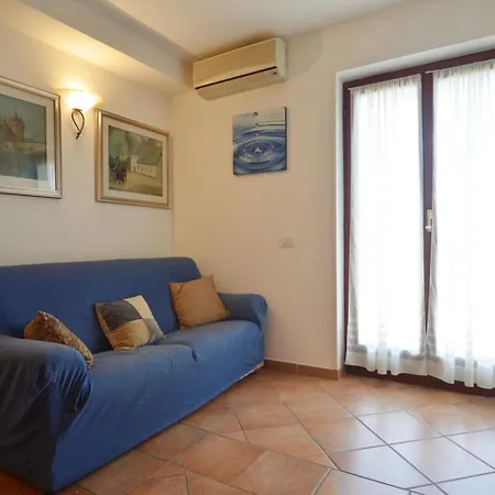 Two Bedroom With Balcony And Sea View Apartman