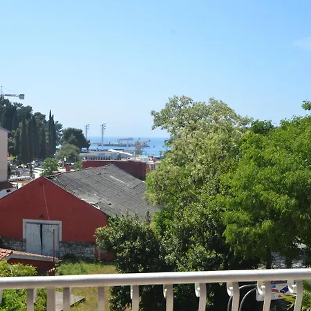 Two Bedroom With Balcony And Sea View Apartman Rovinj